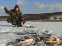 Видео Ловля окуня на мормышки по первому льду