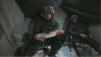 Видео Ловля крупного налима на реке Енисей зимой